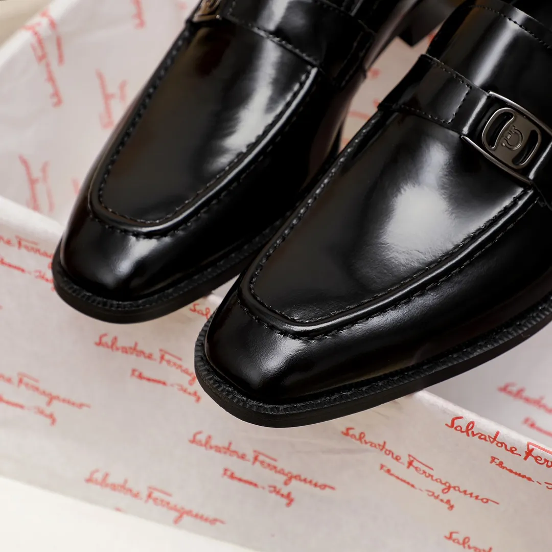 Factory price 420 🔥Ferragamo's new men's casual slip-on shoes🇨🇳Official website original 1:1 mold opening, original quality💯Fine workmanship, high-end luxury☘The upper is made of imported Italian first-layer cowhide🌴🐑leather lining🍓Rubber wear-resistant and non-slip outsole, breathable and comfortable to wear🍍The first choice for high-end men🍉Black, size 38-45